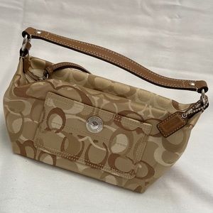 Vintage Coach Signature tan baguette